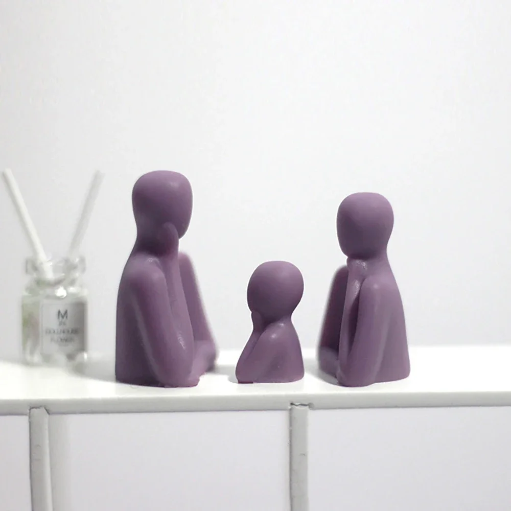 1/12 Dollhouse Accessories Miniature a Family of Three Set Mini Human Sculpture Model Doll House Decoration Random Color