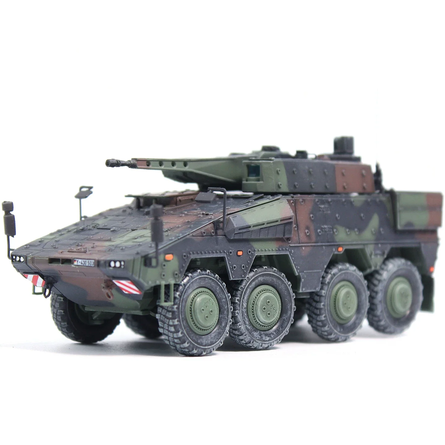 1-72-p12251pa-vehicule-de-reconnaissance-blinde-boxer-revetement-tricolore-otan-modele-de-produit-fini-statique