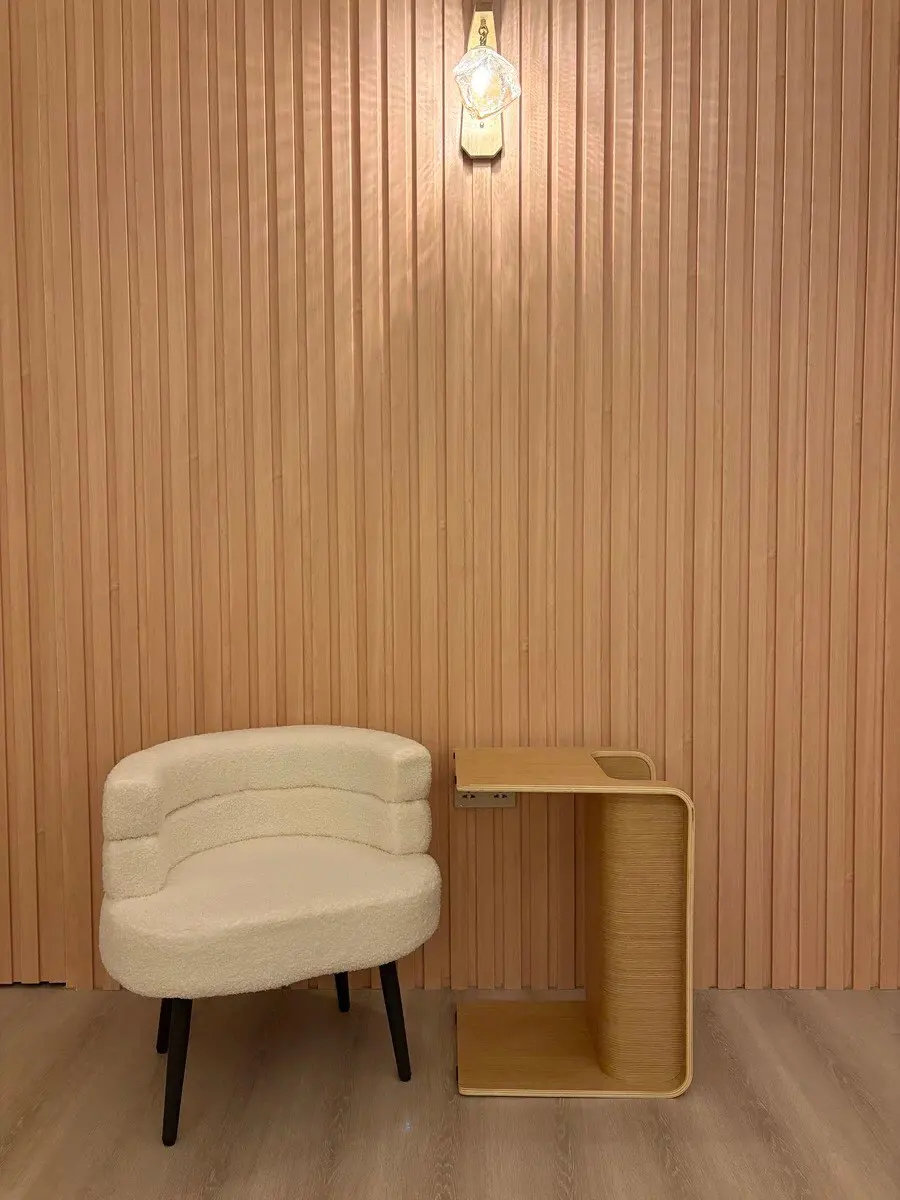 Oak C-Table review photo by Mikel Armstrong