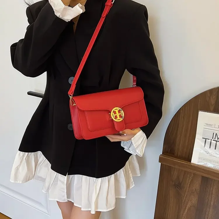 Bolso cuadrado de color brillante 2025 para mujer, bolso de hombro con solapa de cuero vegano, bandolera para el trabajo y el fin de semana