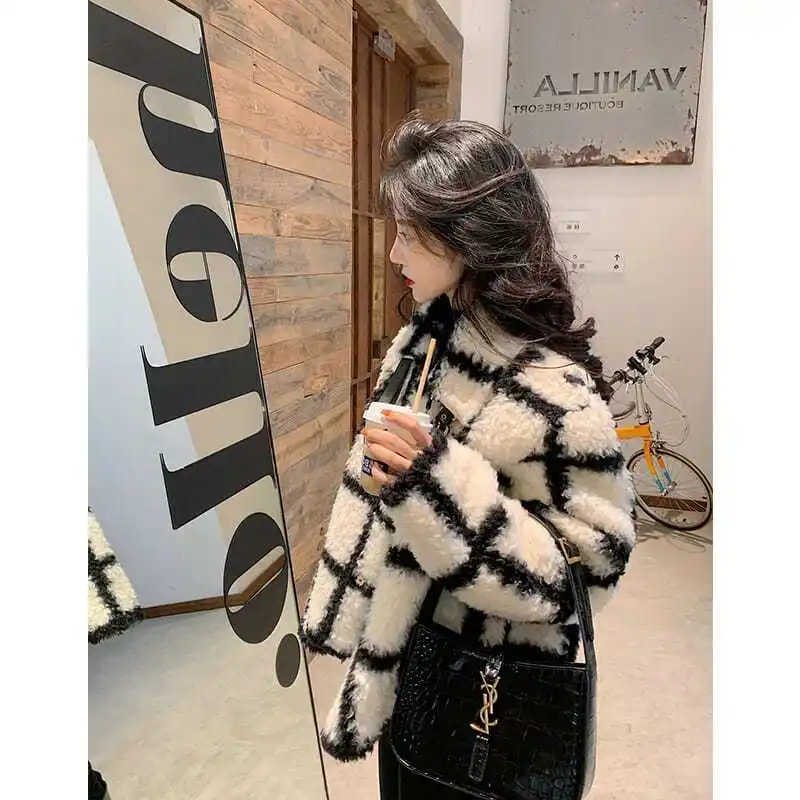 

2023 Women's Winter New Motorcycle Long Sleeve Jackets Female Faux Lamb Fur Overcoats Ladies Imitation Fur Plaid Coats A534