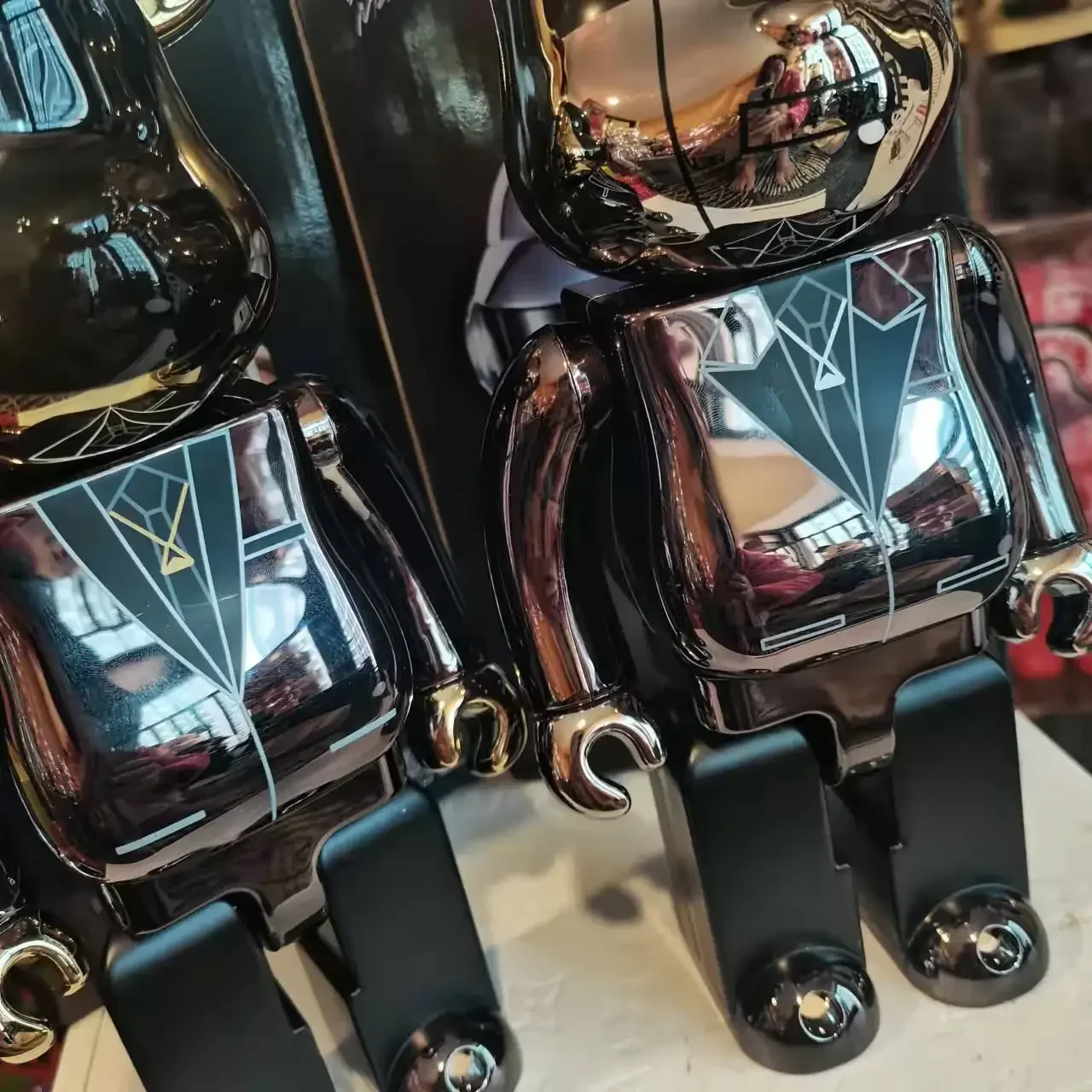 Bearbrick Daft Punk 400 Joint Bright Face Violence Bear 3d Bearbrick Original Ornament Gloomy Bear Statue Model Decoration