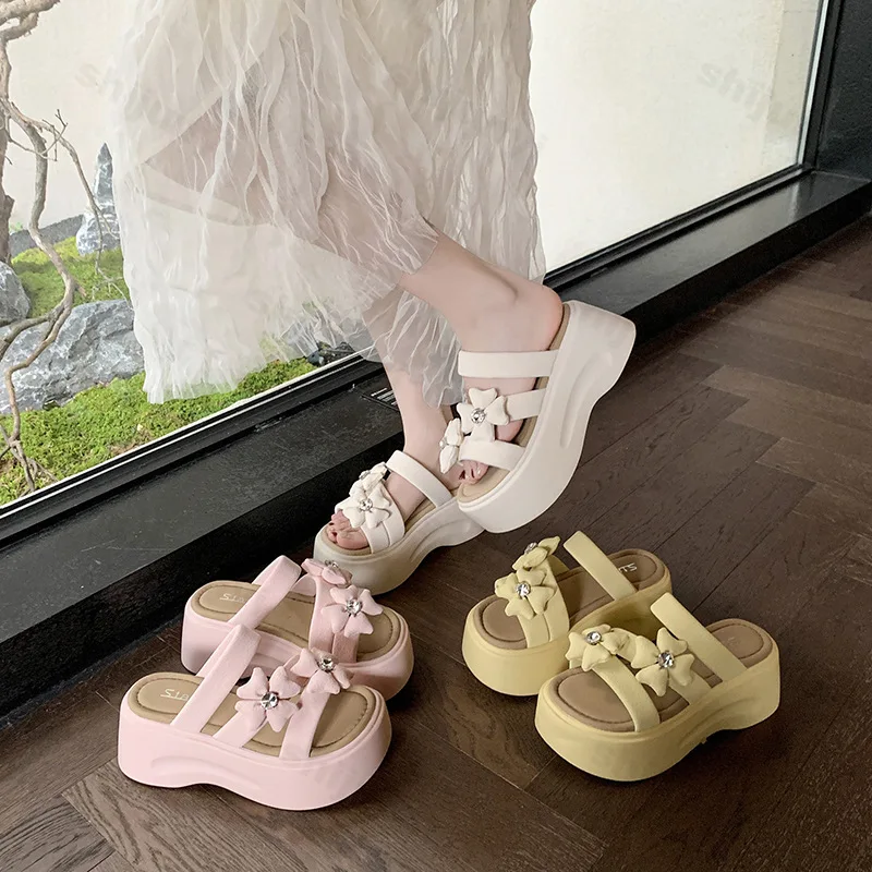 

Rhinestone Flower Design Slippers for Women Summer 2025 New Fashion Outdoor Beach Sandals Thick Soled Height Increasing Sandals