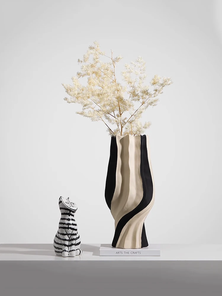 Modern minimalist art skirt ceramic vase ornaments