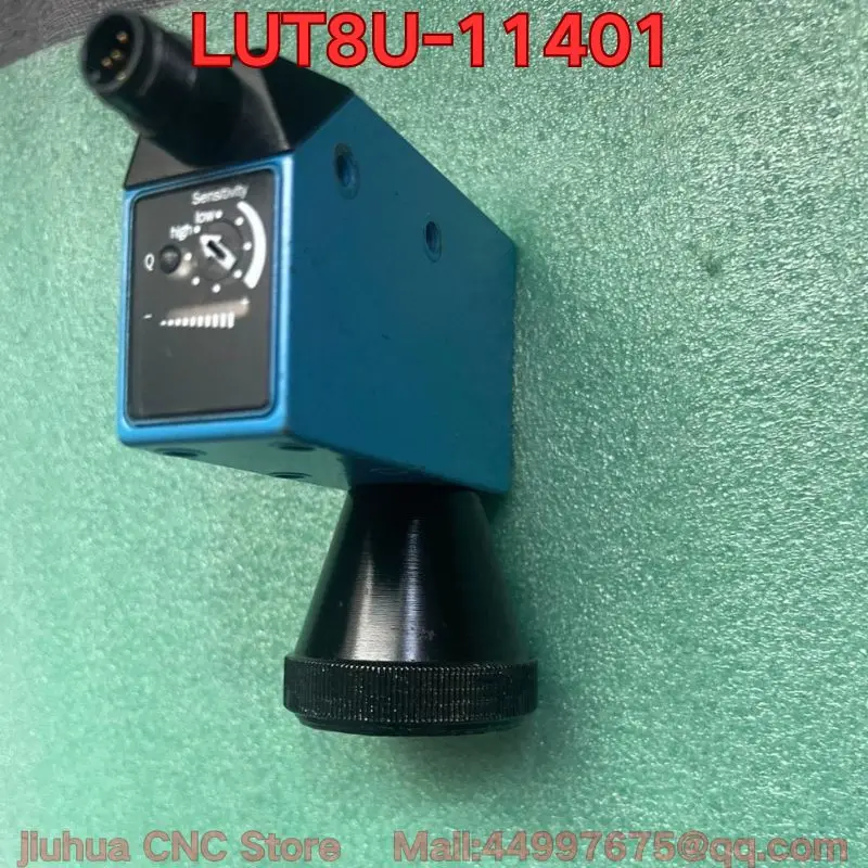 The second-hand LUT8U-11401 fluorescent sensor function test normal lens does not count.