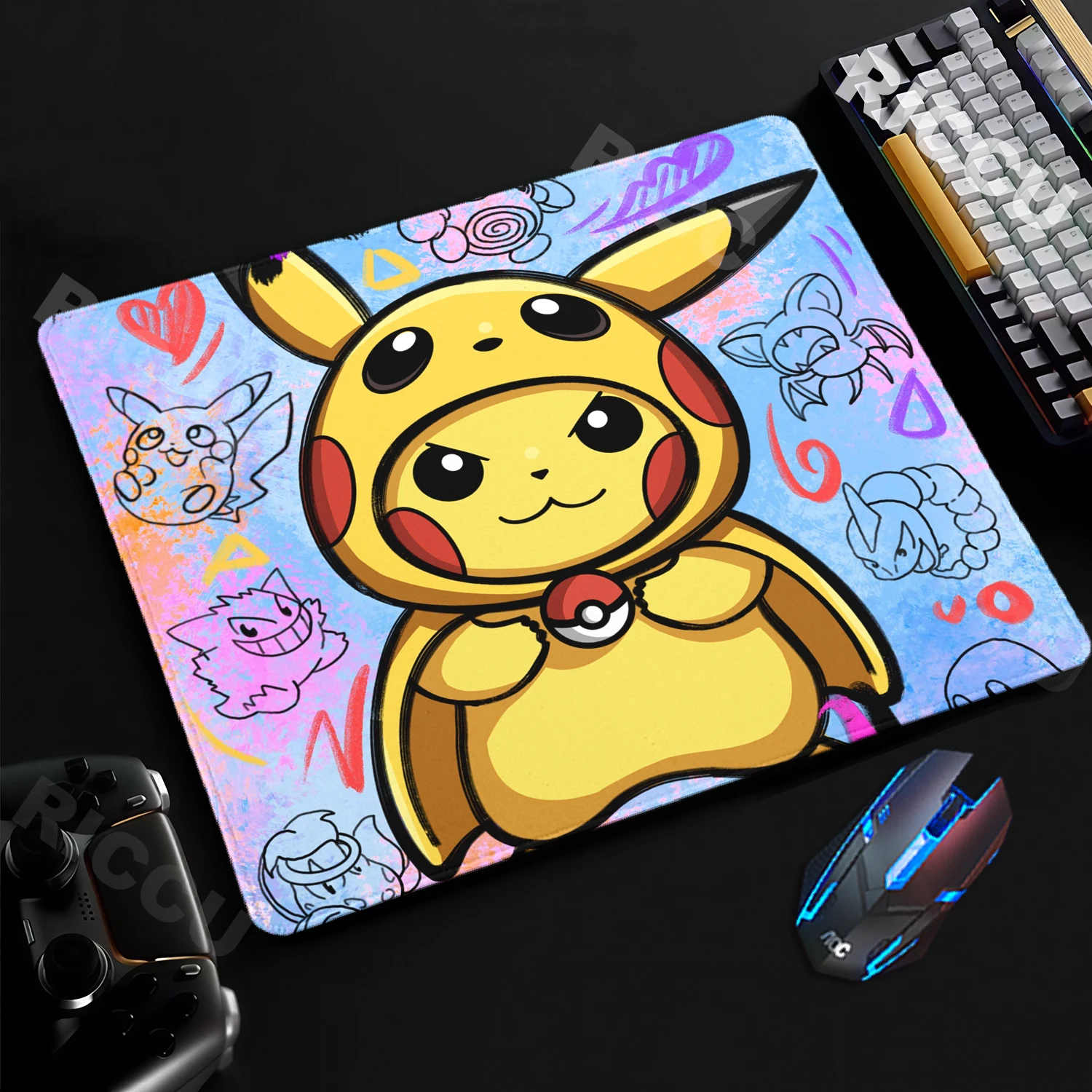Niedliche Pikachu-Schreibtischunterlagen, kleines Mauspad, Gamer-Gummi-Computertastaturpad, P-Pokemon, PC-Zubehör, Gaming-Teppich, Kawaii-Mauspad