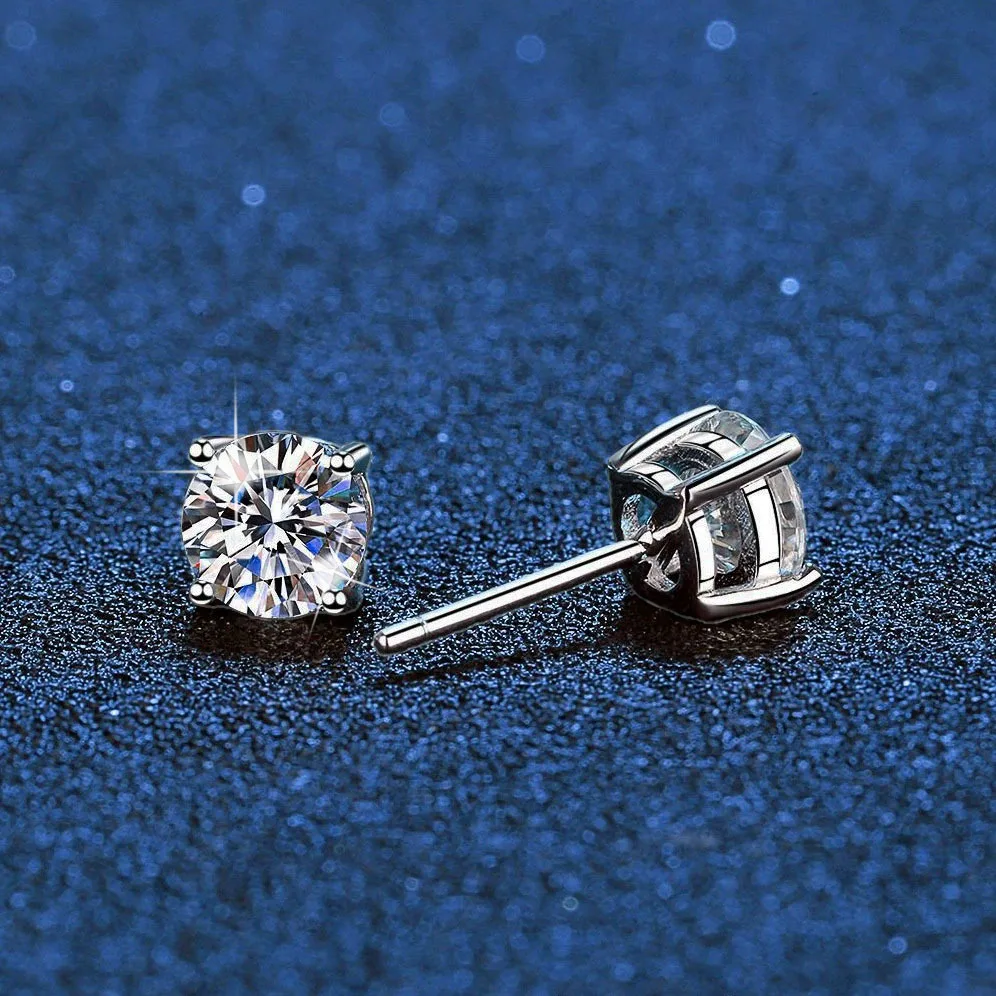 LioraGem Classic Four-prong D-color Moissanite Earrings, 0.2-0.5-1-2-3 Carat Moissanite Elegant Ear Studs Platinum PT950 Stamp
