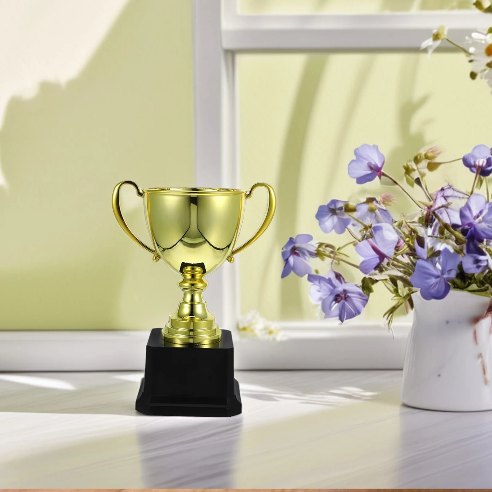

Кубок-трофей для студенческих соревнований, школьных мероприятий, спортивных наград, танцевальных вечеринок, праздников. Пластиковый наградной декор. Уникальный.