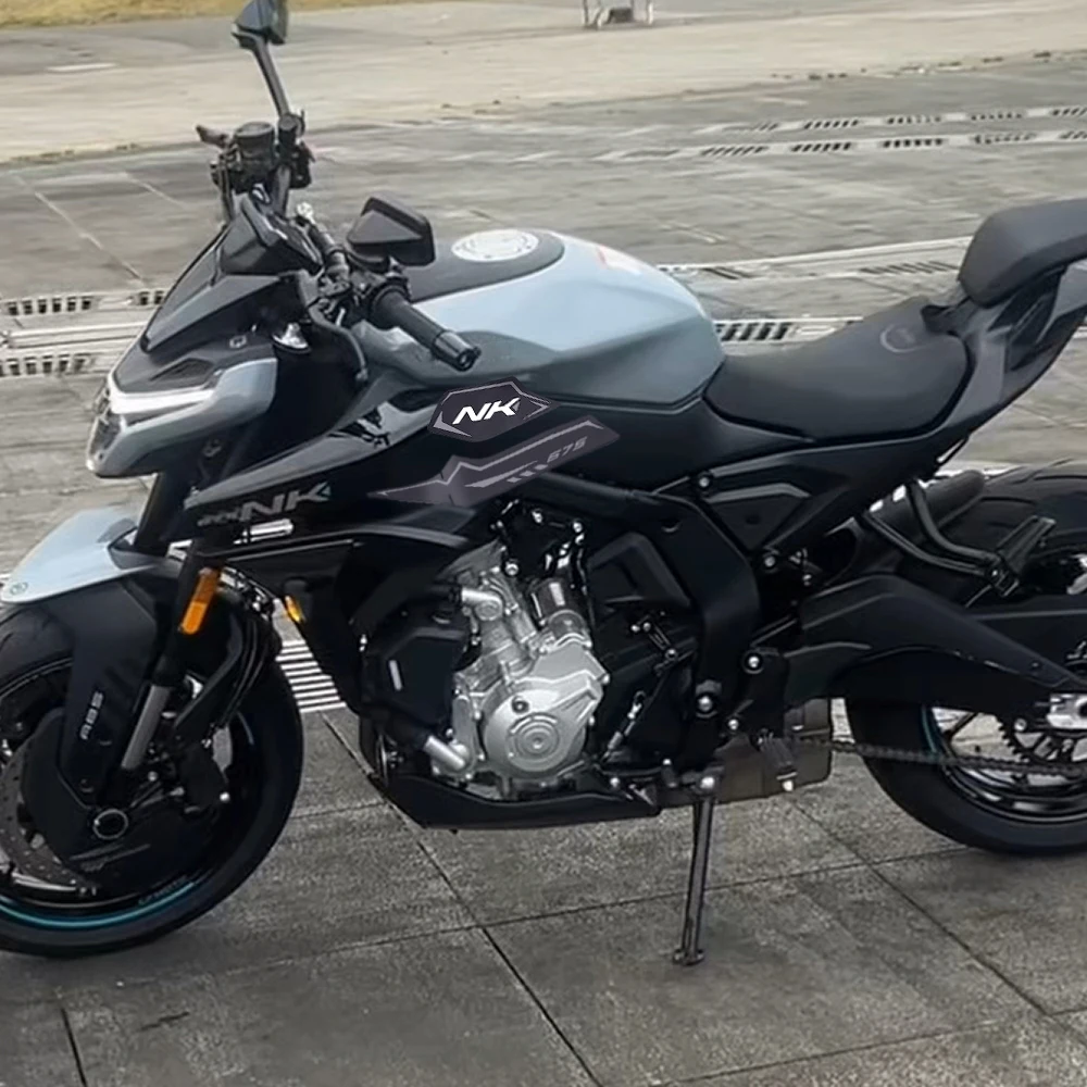 دراجة نارية الملحقات ملصق مائي عدة خزان الوقود وسادة واقية مكافحة زلة الجانب خزان الوقود وسادة ل CFMOTO 675NK 675 NK 2024-2025