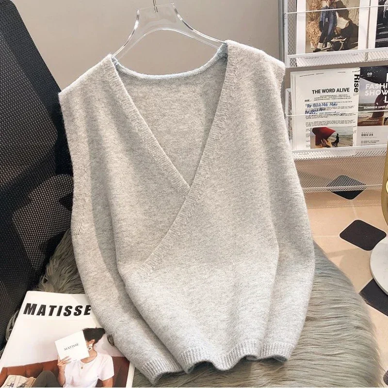 V-neck Grey Knitted Top for Women Vest in Promotion Sale Cold Winter Modern Ladies Sweaters Y2k Vintage Clothing Warm Clothes