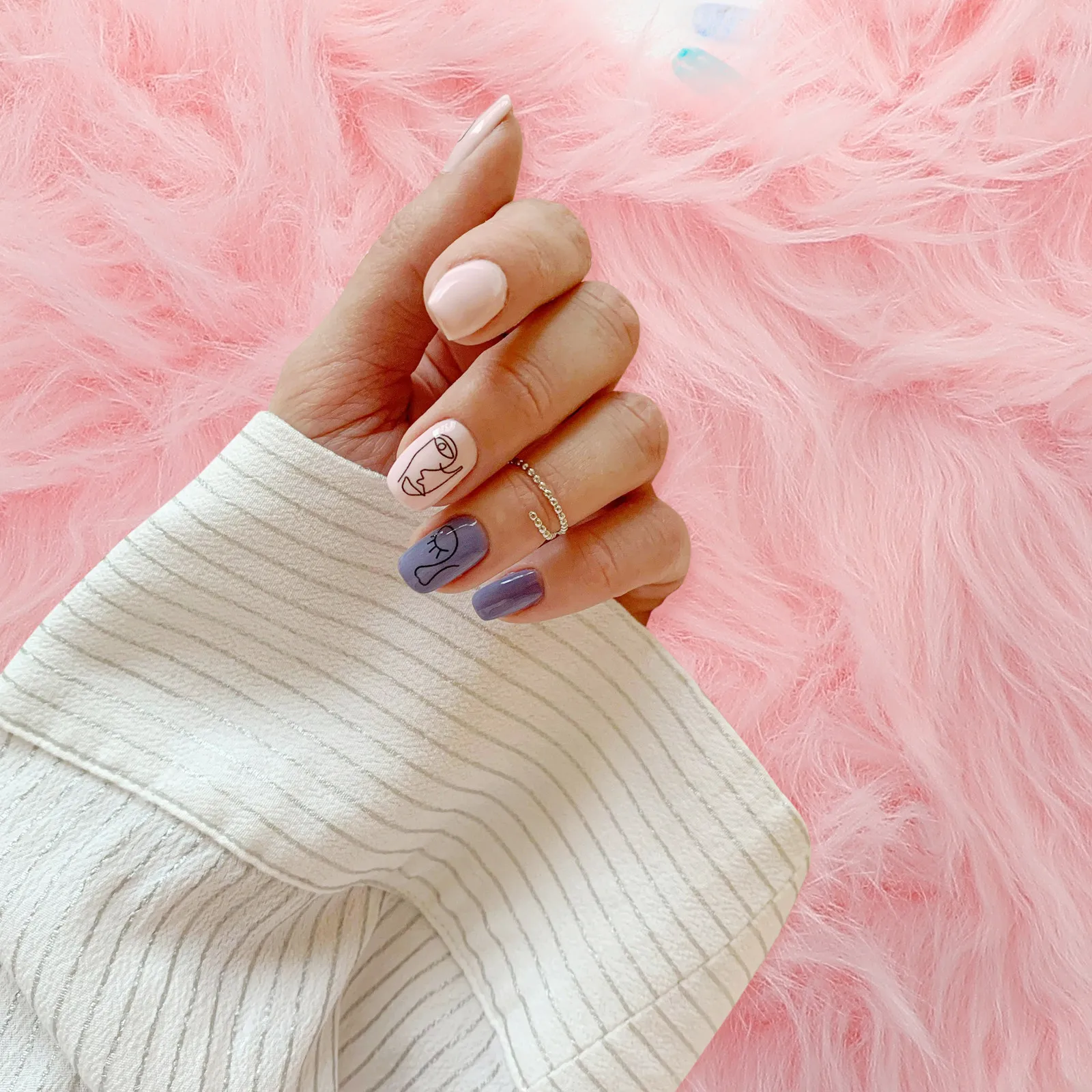 Heart Shaped Manicure Display Mat Soft Premium Background Prop for Jewelry Nail Art Photography Salon Decor Chic Nail Art