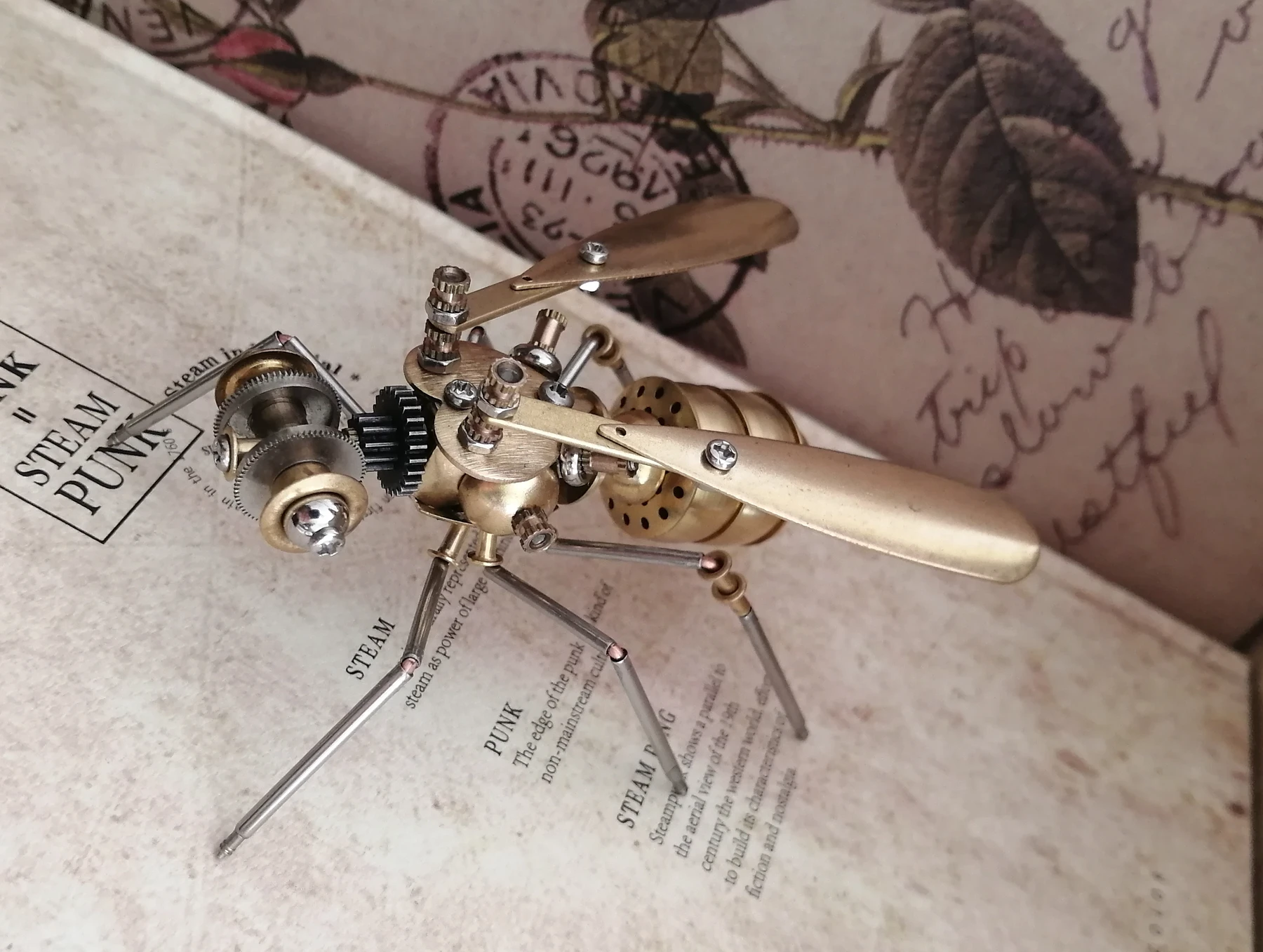 

3D Steampunk Mechanical Insect Hornet Full Metal Handmade Creative Small Craft Ornament - Finished Product