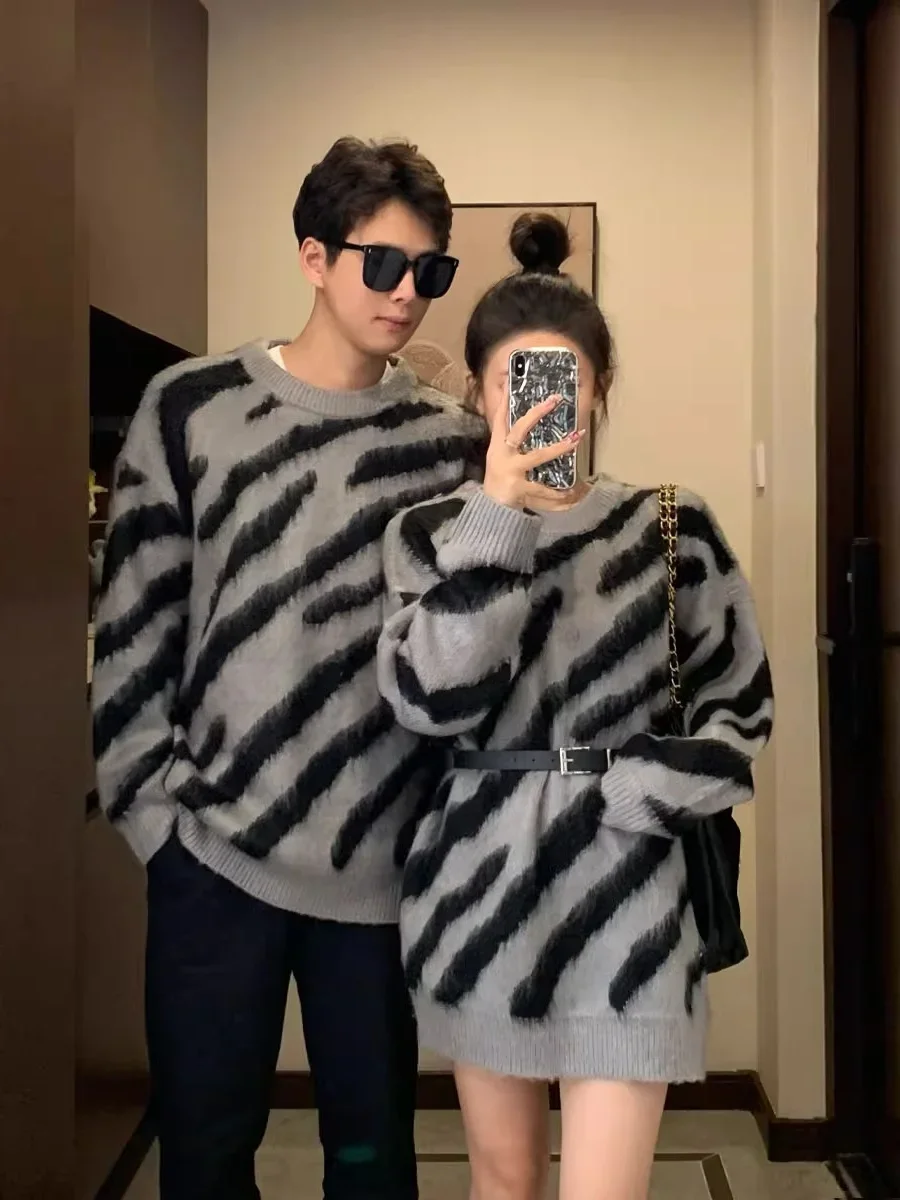 Women's zebra Gothic Pullover Knitted Torn Sweater Harajuku 90s Aesthetic Y2k Long Sleeves Sweaters Jumper Vintage 2000s Clothes