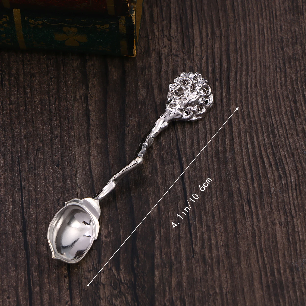 

5Pcs Court Style Coffee Spoon Set Carved Retro Alloy Stirring Spoons for Coffee Cocktail Bar Milk Tea Shop Use