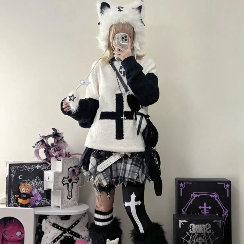 Punk Subculture Vintage Punk Knitwear Women Harajuk Black White Contrast Cross Sweater Winter Loose Casual Y2k Fashion Tops New