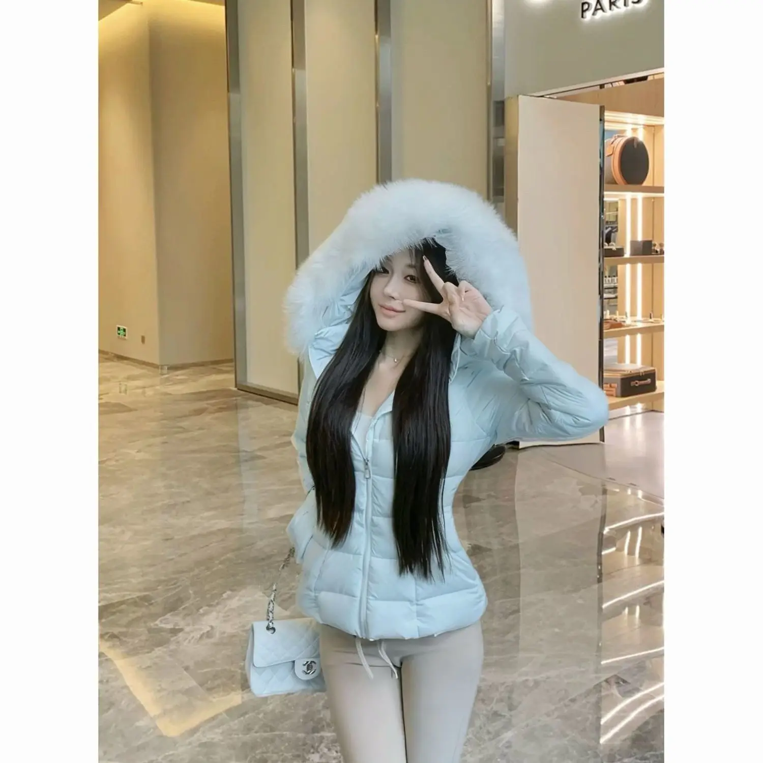 Cappotto invernale 2026 in cotone slim fit con cappuccio corto alla moda, vita da donna, nuovo cappotto caldo in cotone di tendenza