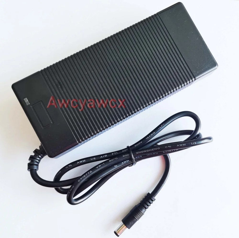 54.6 فولت 2A شاحن 13S 48 فولت شاحن بطارية ليثيوم أيون الناتج تيار مستمر 5.5 مللي متر 2.1 مللي متر 54.6 فولت شاحن بطارية ليثيوم بوليمر