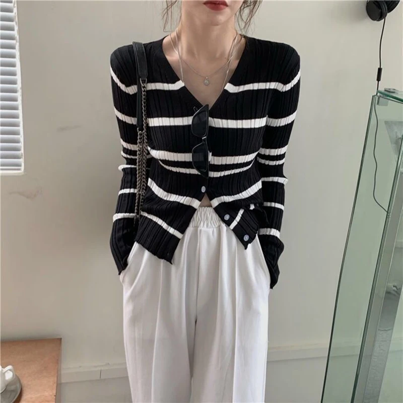 Y2k Stripe Women Cardigan Korean Knitted Slim Button Female Casual Tops Autumn New Fashion All Match Chic V Neck Ladies Crop Top