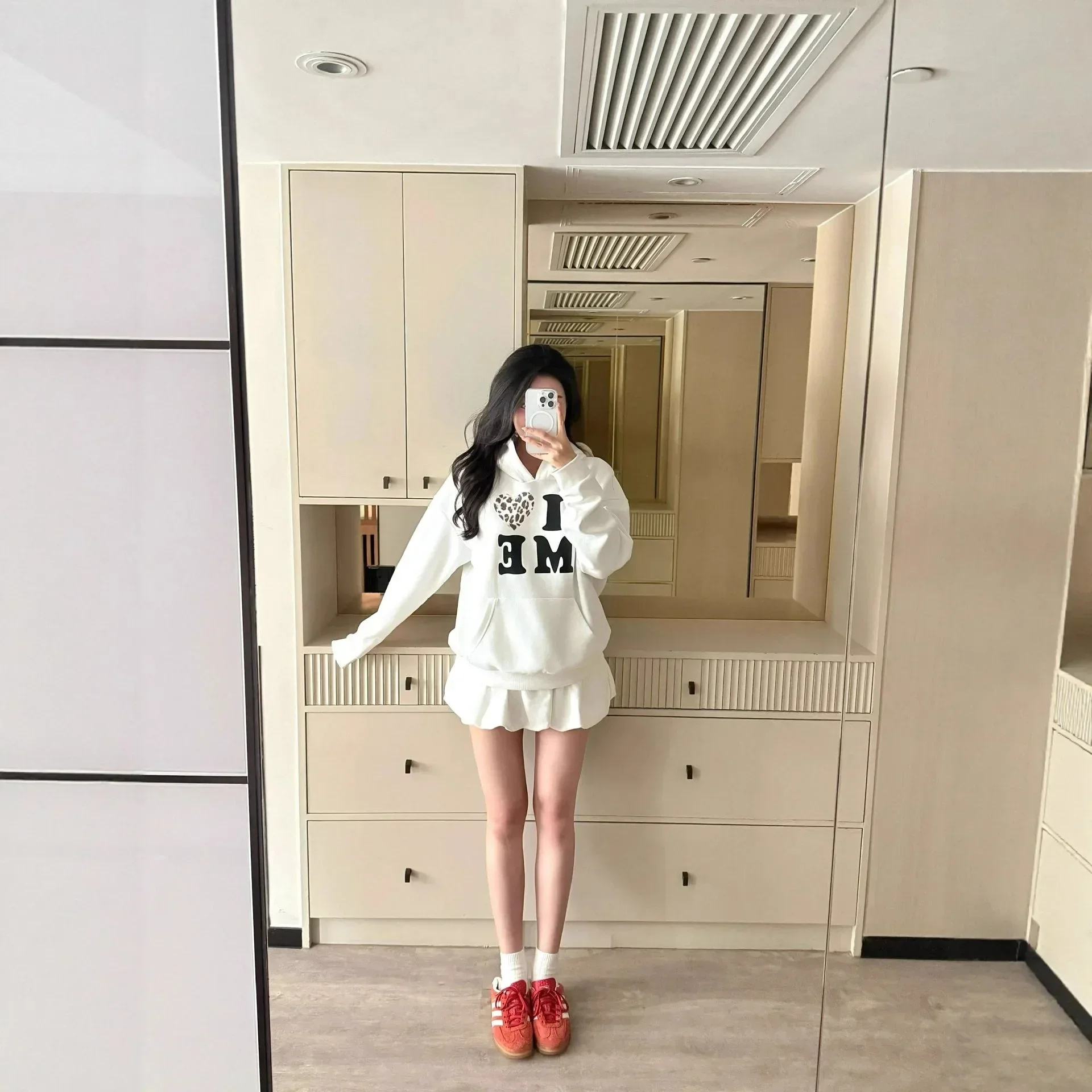 

Свободная женская толстовка с тонким принтом, повседневная верхняя одежда из полиэфирного волокна, осень-зима, V-образная шляпа, карман для похудения, универсальный топ