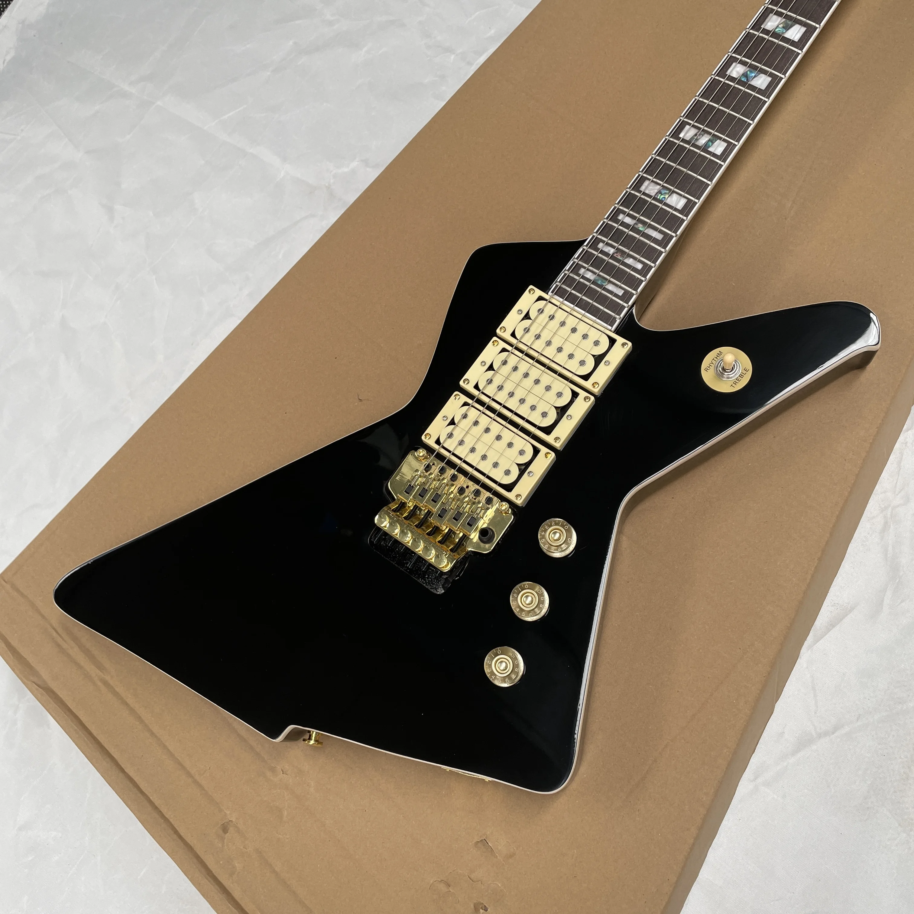 

Черная 6-струнная электрогитара с звукоснимателями H-H-H, электрогитара с системой тремоло, гитара.