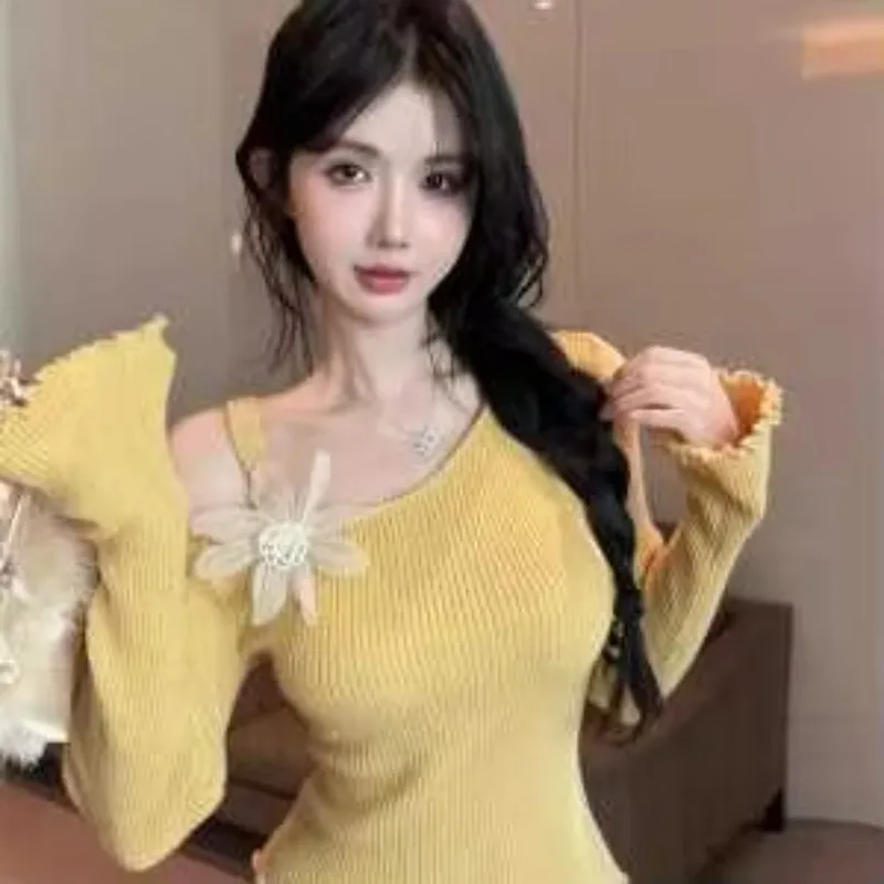 Fiori tridimensionali Stile delicato Orecchie in legno irregolari Maglione corto a maniche lunghe Bellissimo maglione lavorato a maglia sottile e sottile