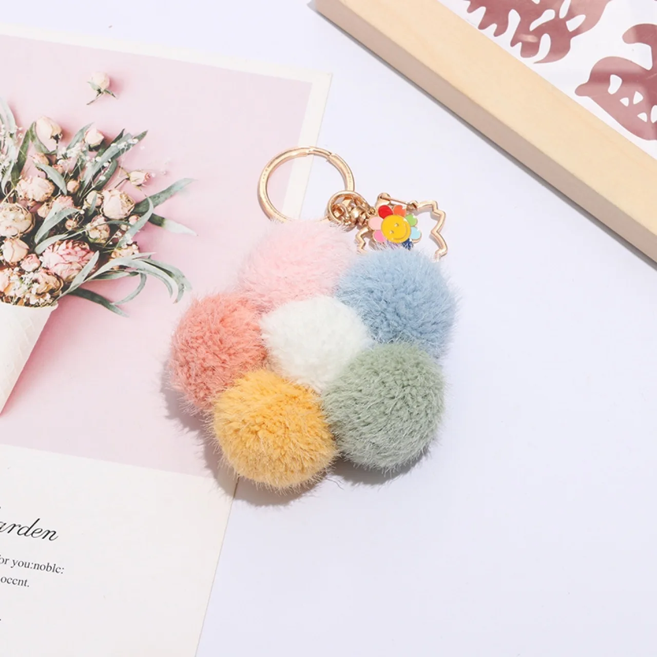 Flower Hairball Keychain Cute Plush Bag Key Ring Pendant Color Creative Sunflower Pendant Individualization Couple Gift