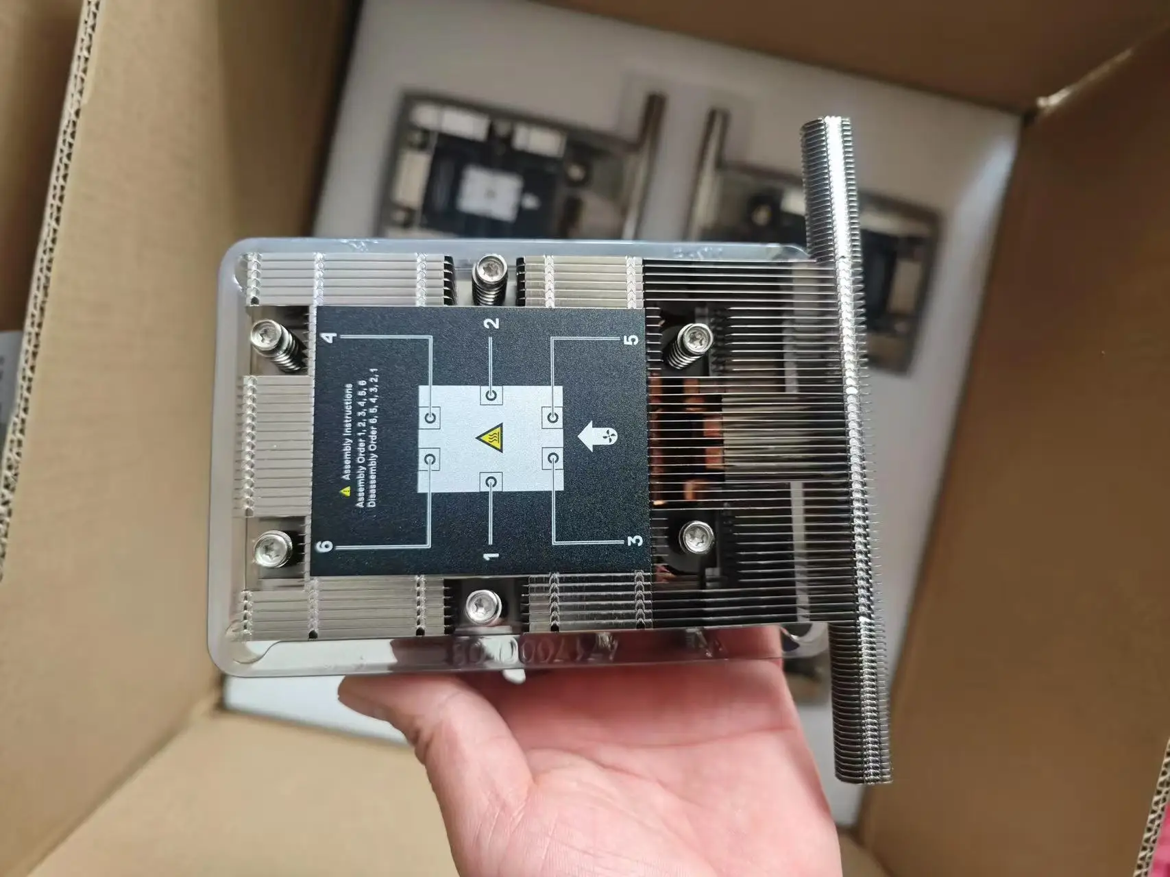 

Оригинальный новый DW02D 0DW02D для DELL R7625, высокопроизводительный радиатор 1U, 100% тест в порядке