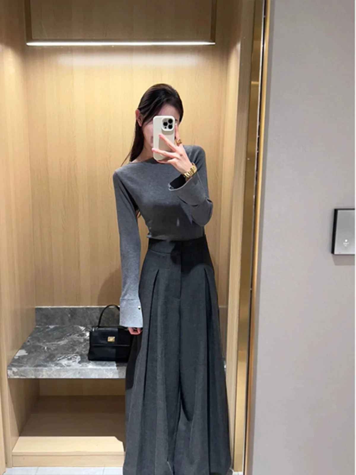 엘레 라운드 네 벨 스베 슬림 핏 니트웨어 여성 이너웨어 탑 패셔너블 가을 겨울 신상 슬림 라이트 마투리 윈드