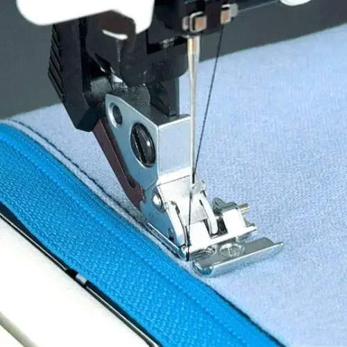 SNAP ON ZIP ZIPPER FOOT WITH IDT FOR PFAFF SEWING MACHINES, PART# 98-694884-00 / 820248096