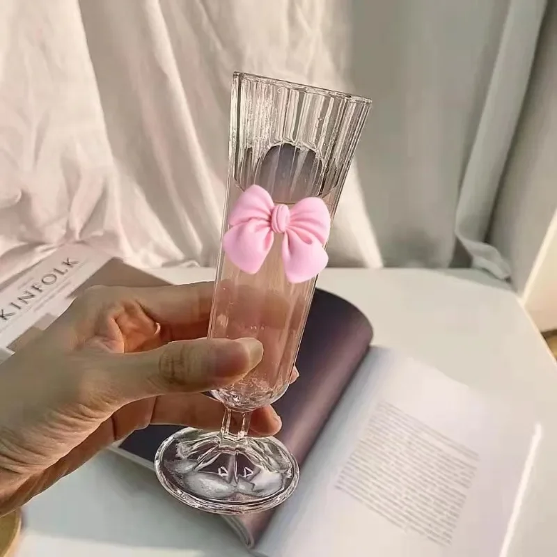 

Pink Bow Shaped Tall Glasses Glass Horns Champagne Fruit Wine Glasses, Fruit Juice , Coffee Cups, High Aesthetic Value
