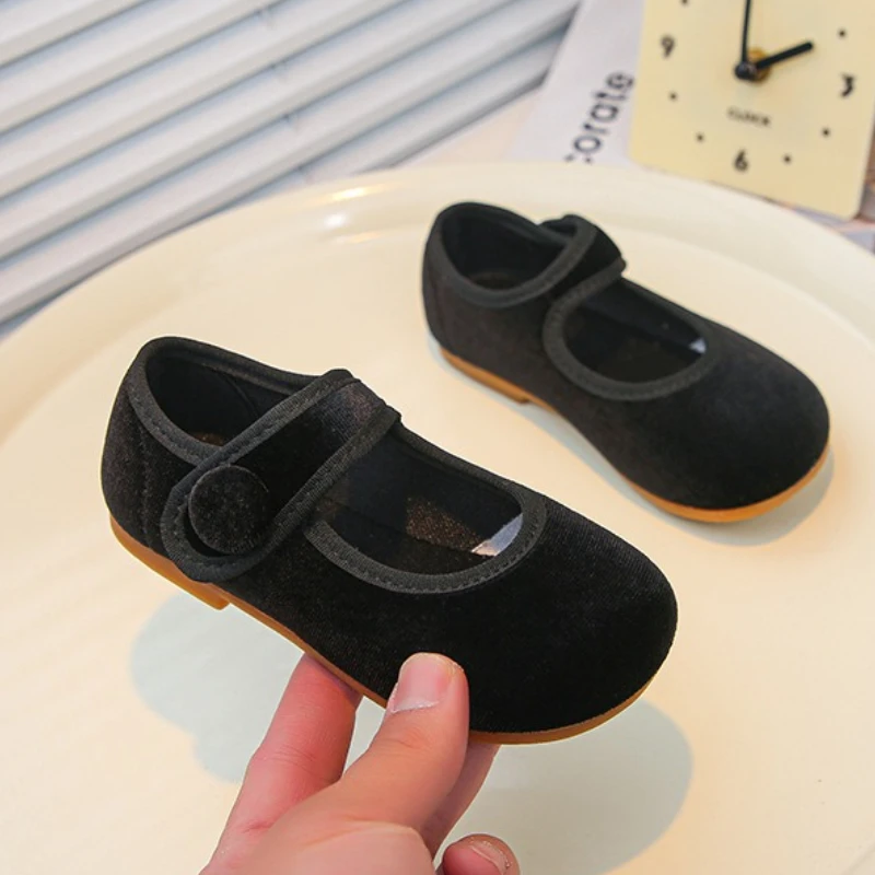 2025 خريف جديد أطفال أحذية موضة بنات الأميرة حذاء من الجلد بسيط متعدد الاستخدامات الطفل مستديرة رئيس شقة المضادة للانزلاق فتاة حذاء كاجوال