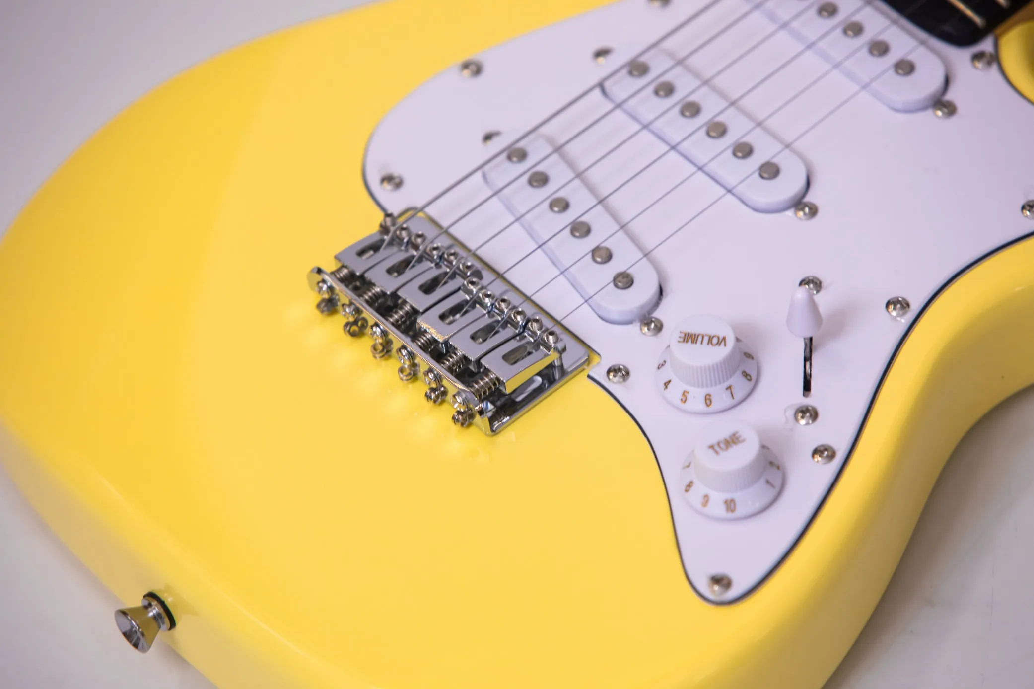 Factory Direct, Yellow 21 Product Mini 6 String Electric Guitar, Customizable, In Stock, Ship When Placed Order.