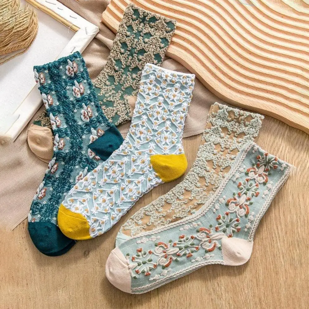 

1 Pair Women Autumn Winter Tube Socks Retro Palace Style Embossed Jacquard Design Elastic Warm Harajuku Styl Mid-tube Socks