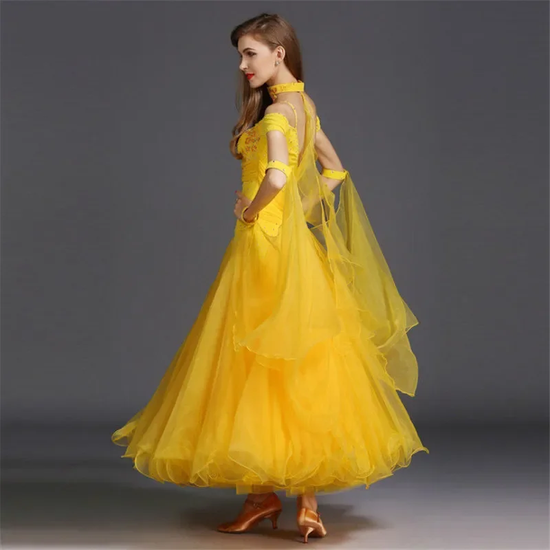 White Ballroom Dress Long Sleeves Waltz Dresses For Ballroom Dancing Foxtrot Dance Dress Standard Ball Dress Sequins Dance Wear