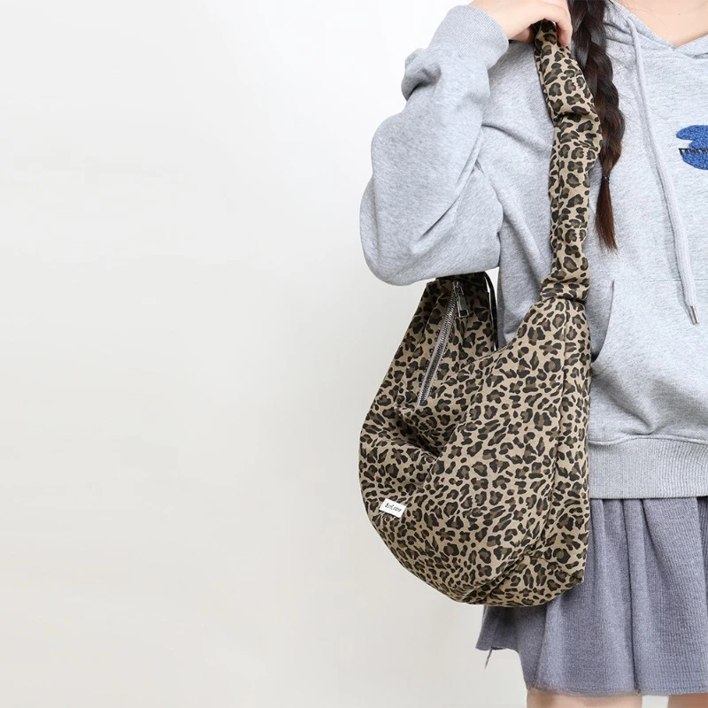 

Leopard Bag Female New Korean Canvas Bag Tote Bag Large Capacity Shoulder Bag Casual Crossbody Bag