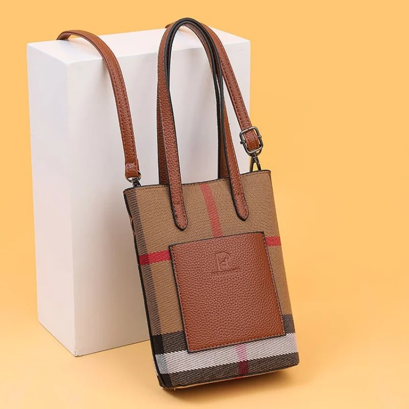 

Women's Hand Bags Crafted From Solid Leather Boasting Paris Style And Famous Vintage Tidy Look​