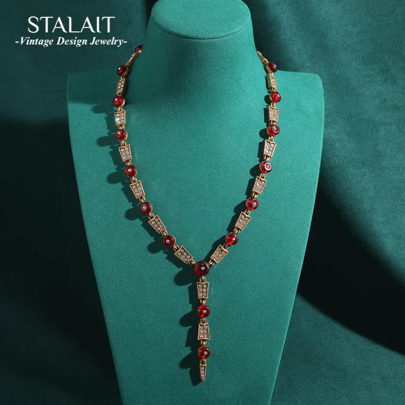 

Vintage Jewelry Horse Enamel Dripping Oil Willow Leaf Pendant Necklace Snake Chain Red Glass Antique Gold Color for Women New