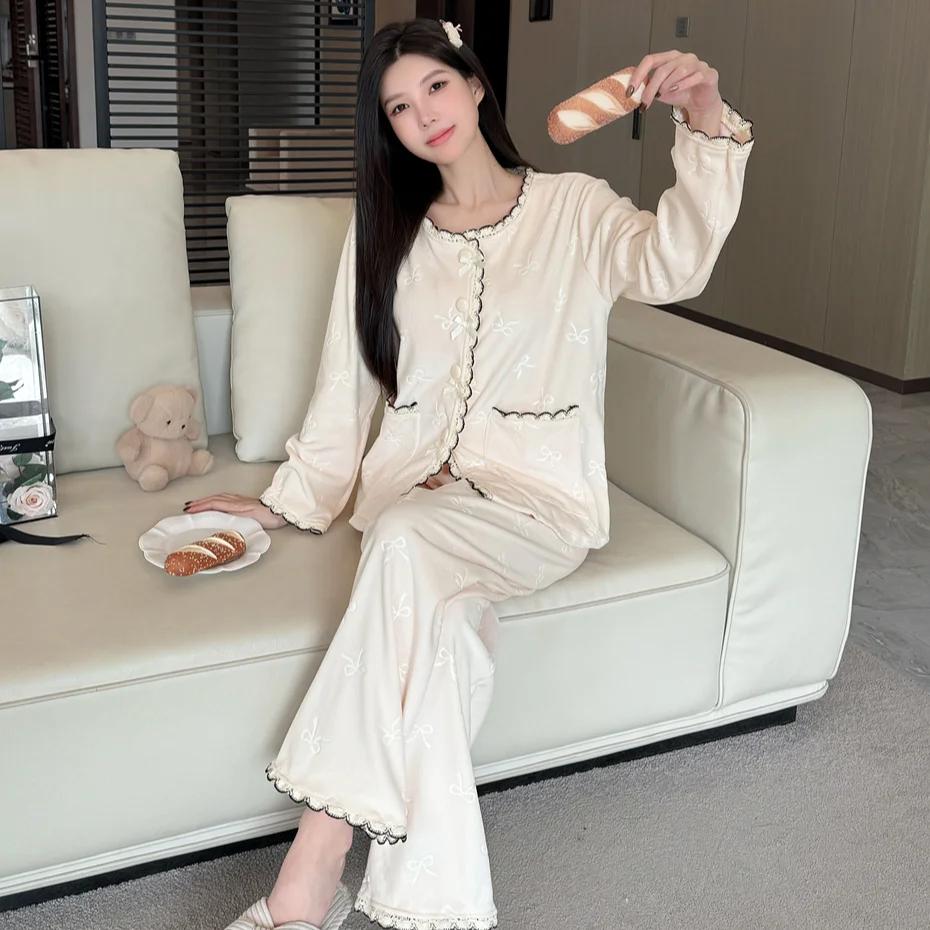 

Комплекты пижам для женщин: скромные, атласные, теплые, утолщенные, гладкие, мягкие, на пуговицах, с кружевной отделкой, полноразмерные, осенне-зимние, домашняя одежда, костюм для отдыха