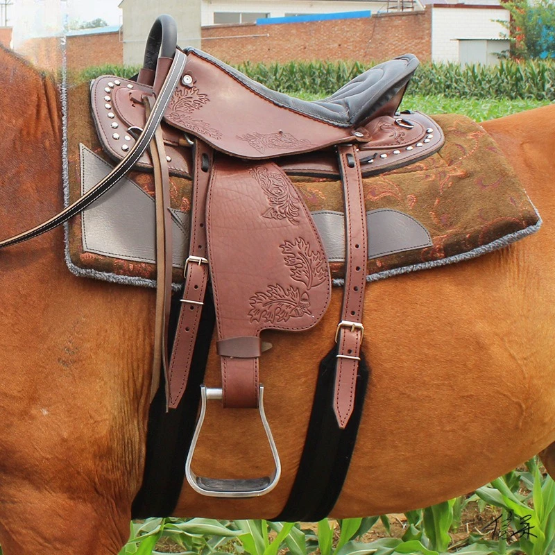 Full set of harnesses Cowhide carved endurance saddle Size harness Equestrian supplies Amusement park Durable