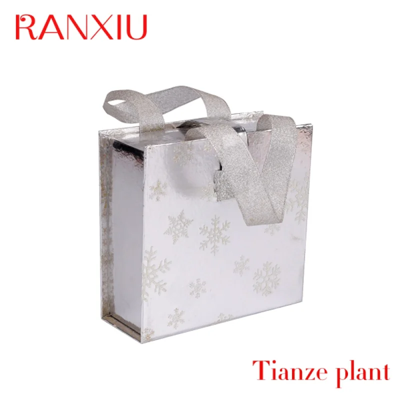 Custom Metalized Silver Paper Packaging Box With Handle Exquisite Fold Gift Box For Candle