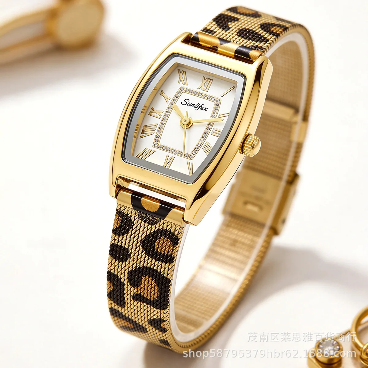 Vintage Leopard Print Luxury Quartz Watch for Women with Unique Design