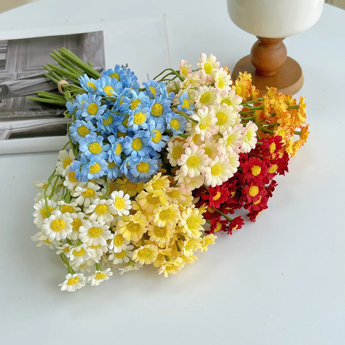 

Chamomile Small Daisy Simulation Flower Party Living Room Dining Table Decoration Flower Arrangement Ornaments Photography Props