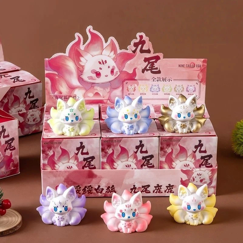 

Милая миниатюрная фигурка девятихвостой лисы в закрытой коробке, модная игрушка ручной работы, украшение для дома, настольный декор, коллекционная вещица, подарок на день рождения для друзей