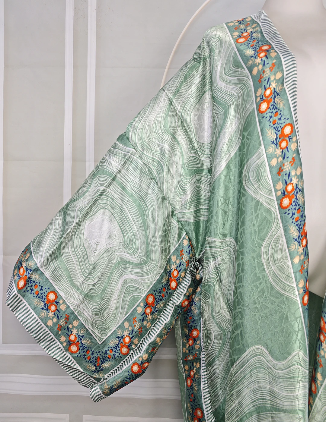 أزياء مسلمة مفتوحة الجبهة طويلة بالأزرار الصيف سيدة الأفريقية الحرير المطبوعة فضفاض الكيمونو زائد مثير سيدة ملابس الشاطئ التستر