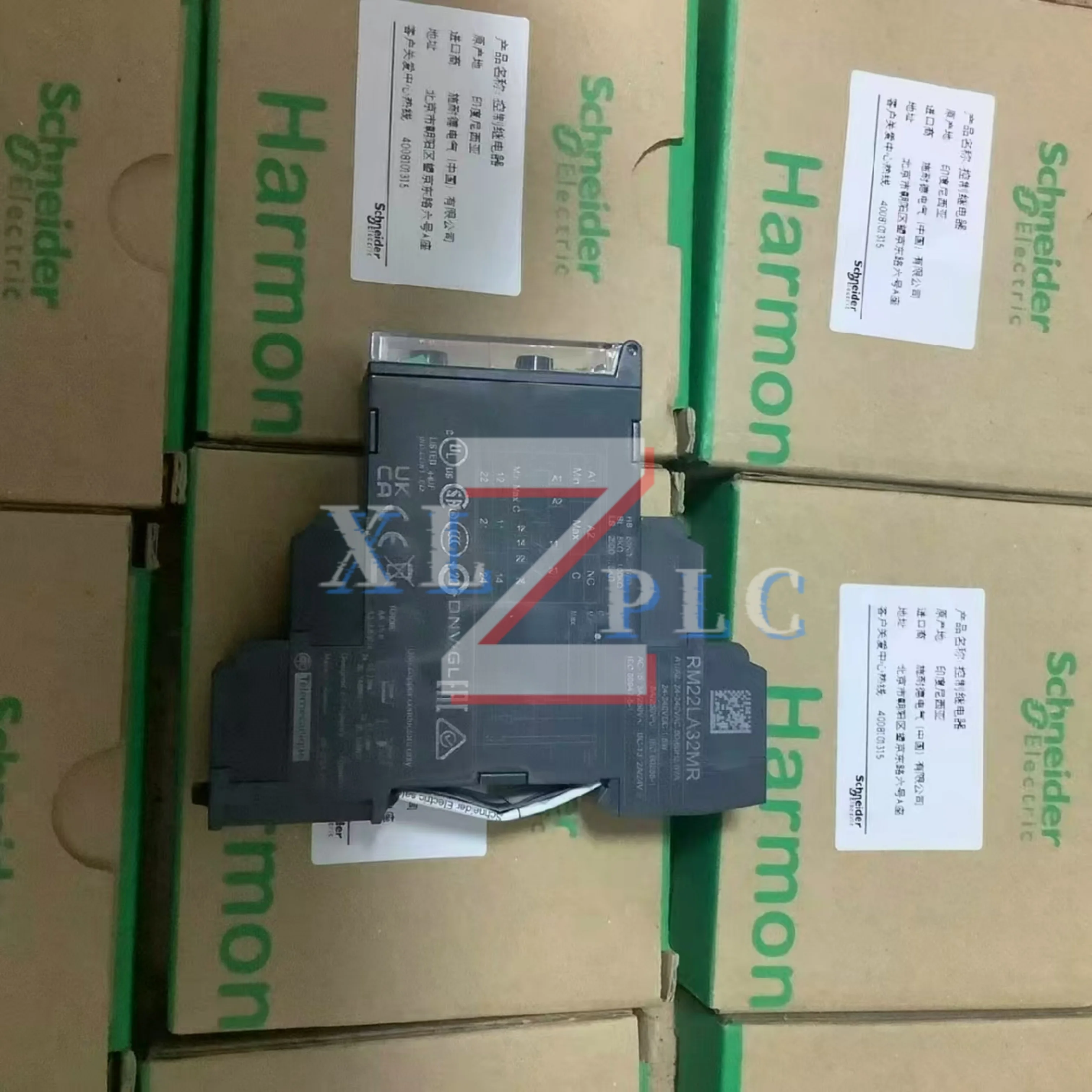 

новый в наличии RM22LA32MR RM22TR33 Контроль напряжения