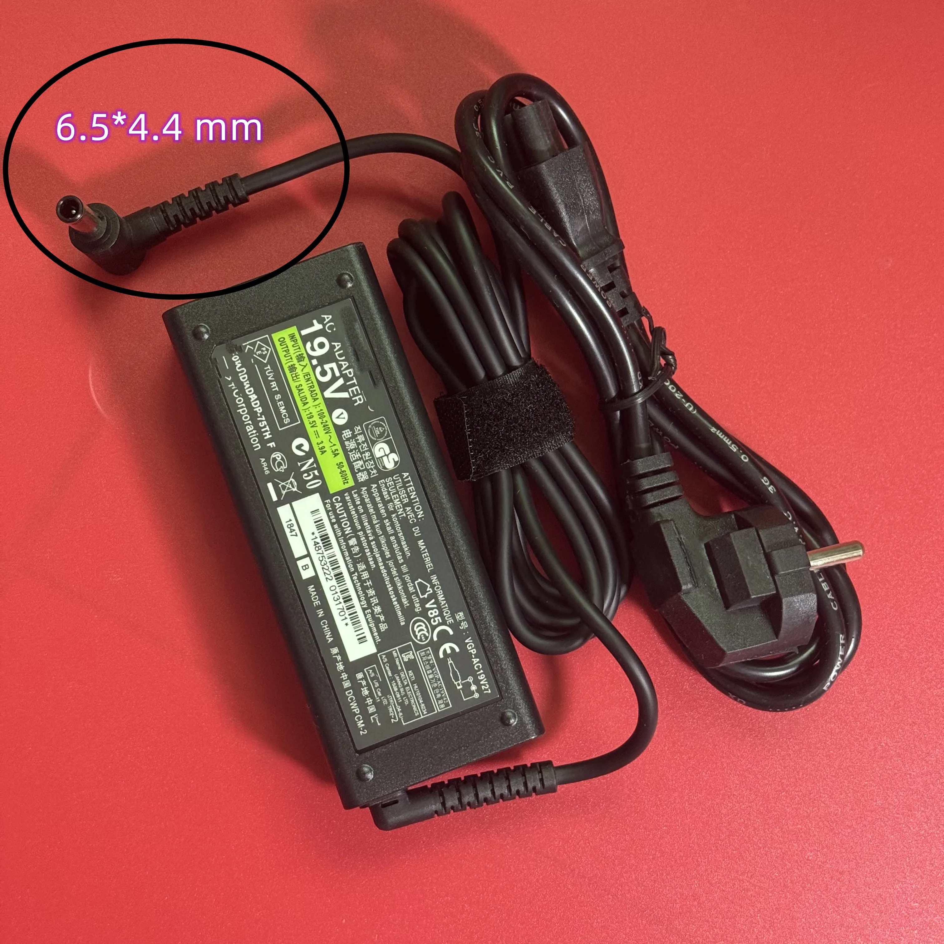 

Оригинальное зарядное устройство для ноутбука SONY VAIO 19,5 В 3,9 А 75 Вт VGP-AC19V27/ V62/V37/V33/V20/V19
