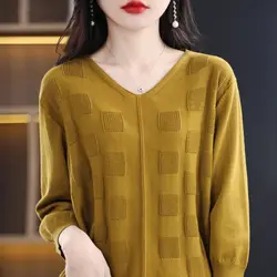 Autumn and Winter Women's Pullover Solid V-neck 3/4 Sleeve Bright Line Decoration Sweater Knitted Underlay Fashion Loose Tops