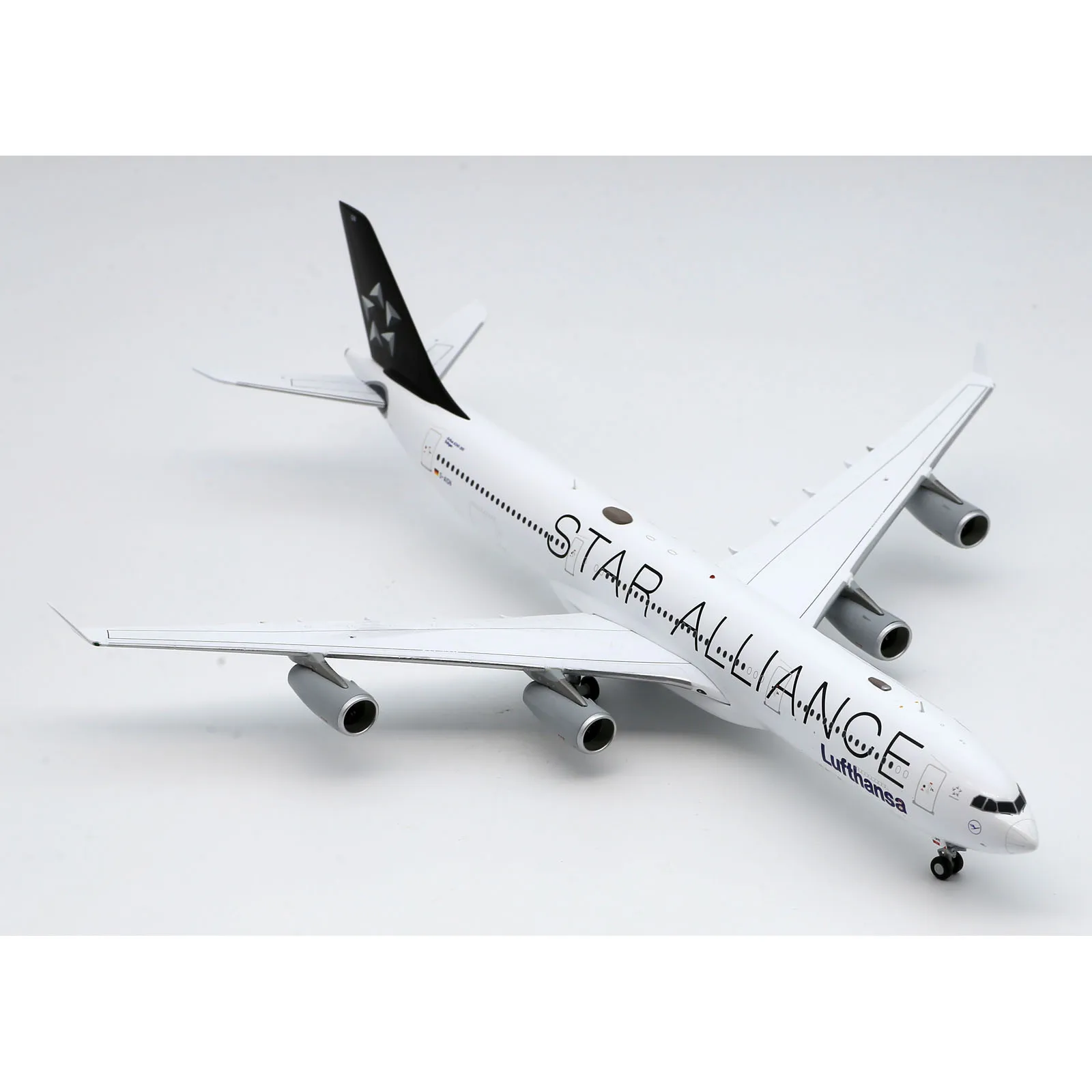 XX20150 Alloy Collectible Plane Gift JC Wings 1:200 Lufthansa \