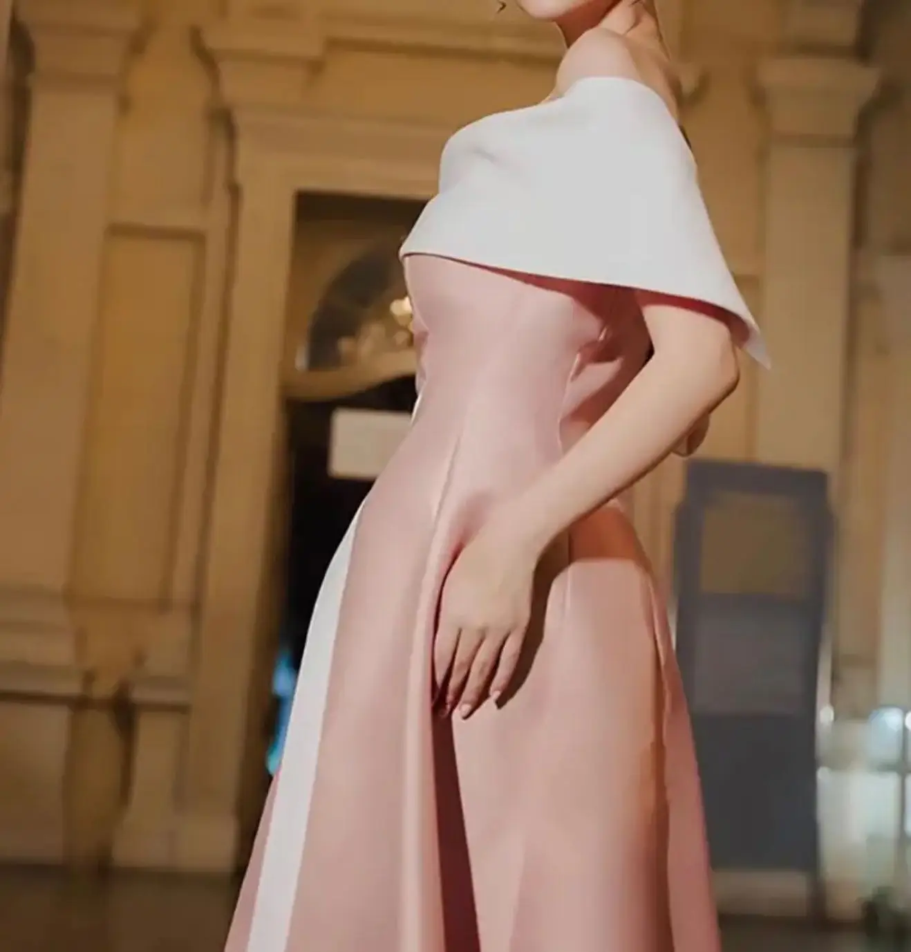 Robe de soirée trapèze en Satin de tempérament personnalisé, épaules dénudées, à plusieurs niveaux, Sexy, manches courtes, col bateau, longueur cheville, robes de soirée