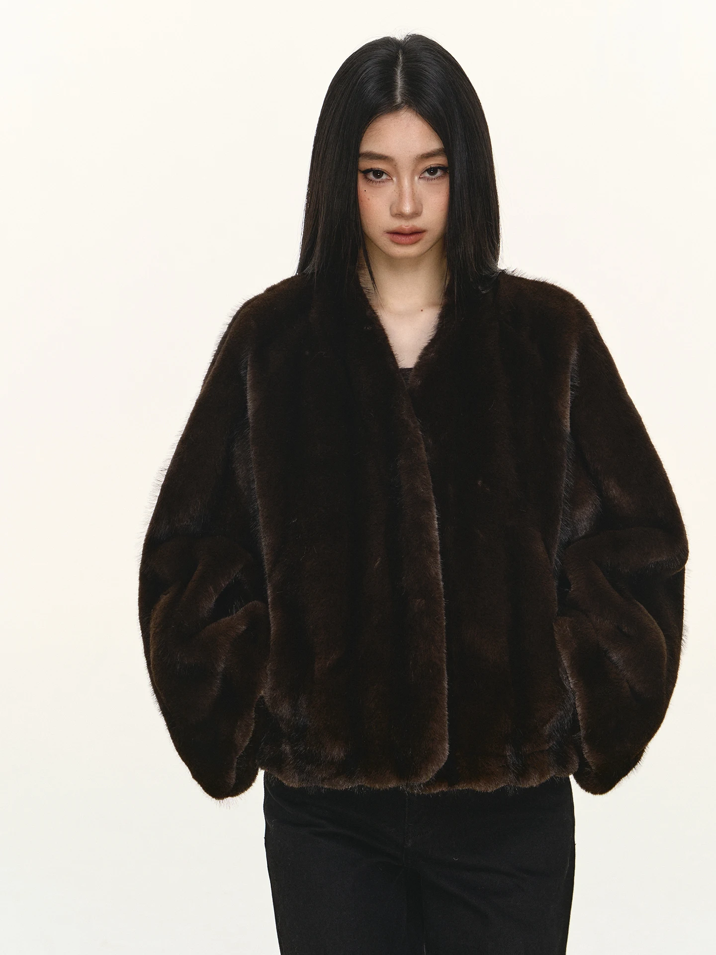 

Anna Aneae Women's Bla V-Ne Fur Coat Casual Loose ort Sle Winter Warm Outerwear Faionable All-Match Leather Jaet